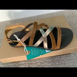 OluKai Women's Sandals in Brown and Gold